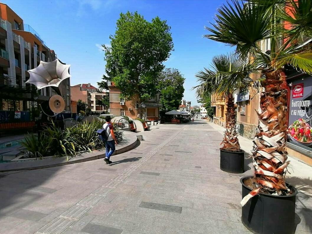 Art Luxury Apartment Burgas City Exterior foto